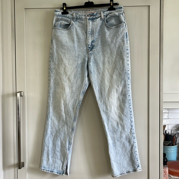 EUC 70’s High Slim Straight Levi’s jeans in a light blue wash. - Picture 3 of 16